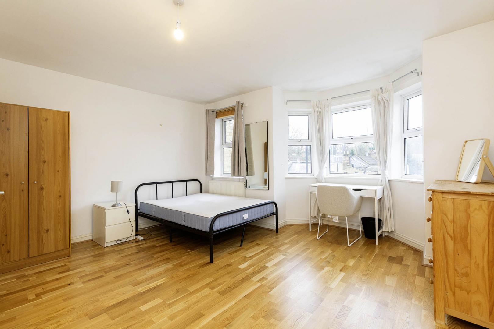 4 bedroom house located a short walk to Stoke Newington Station  Listria Park, Stoke Newington